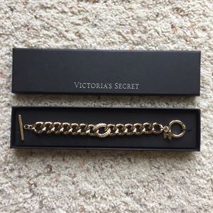 Victoria’s Secret chain bracelet